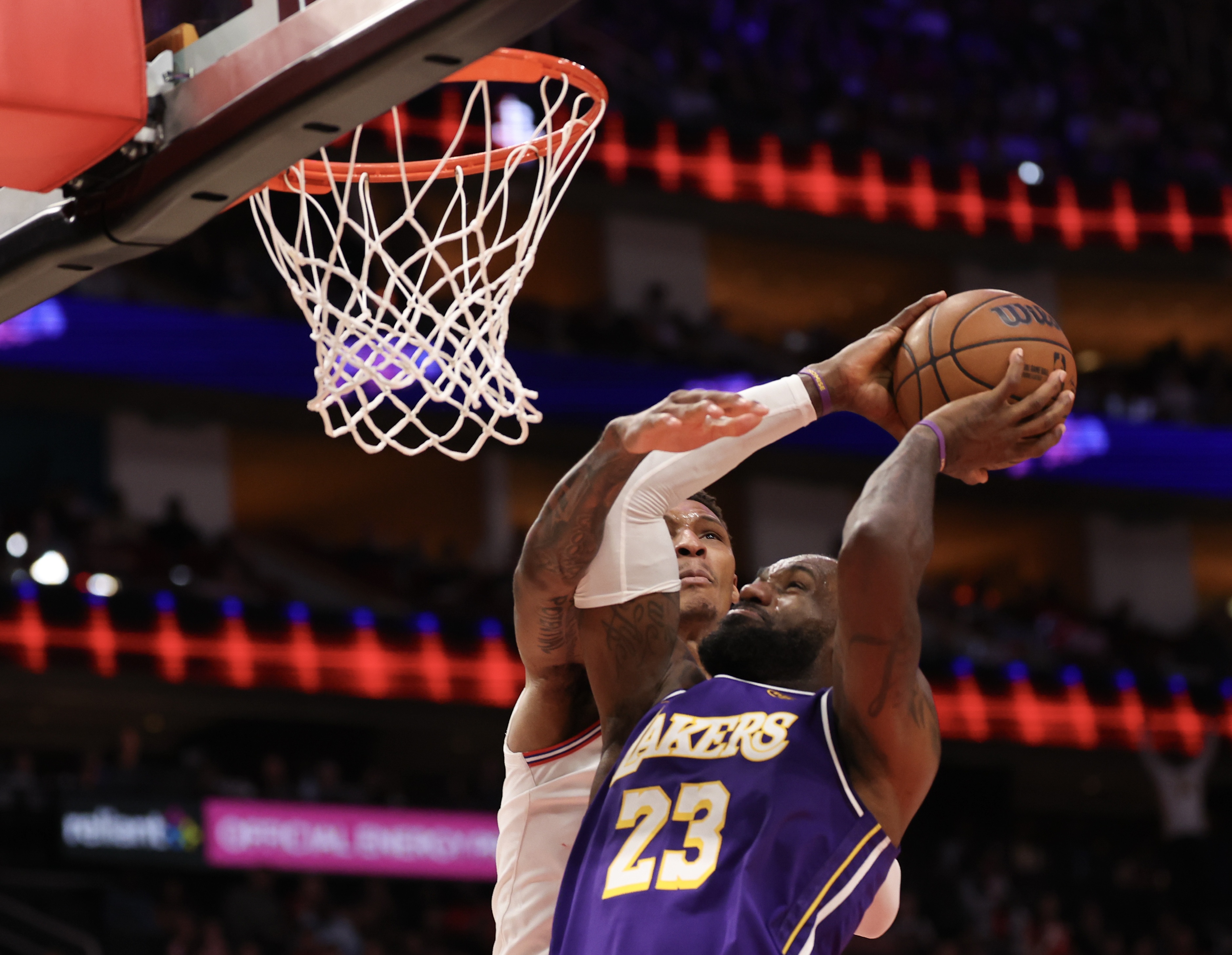 MK体育-高管&amp;球探的季后赛观察：湖人给火箭送人头 哈登防守不如梅里尔